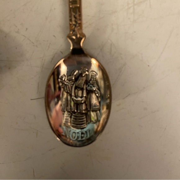 Vintage Christmas silver decorative spoons - embossed bowls - years 1975 - 1986 - Picture 12 of 14